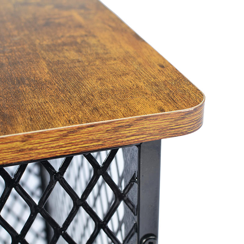 U stilu namještaja veliki drveni kavez za pse s kotačima i jastukom U stilu namještaja veliki drveni kavez za pse s kotačima i jastukom