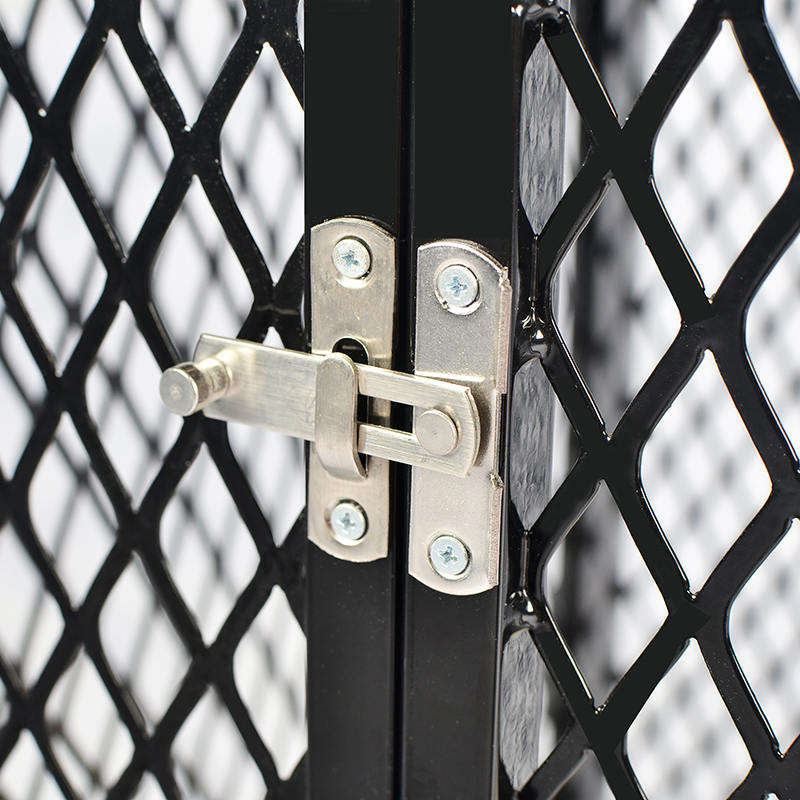 U stilu namještaja veliki drveni kavez za pse s kotačima i jastukom U stilu namještaja veliki drveni kavez za pse s kotačima i jastukom