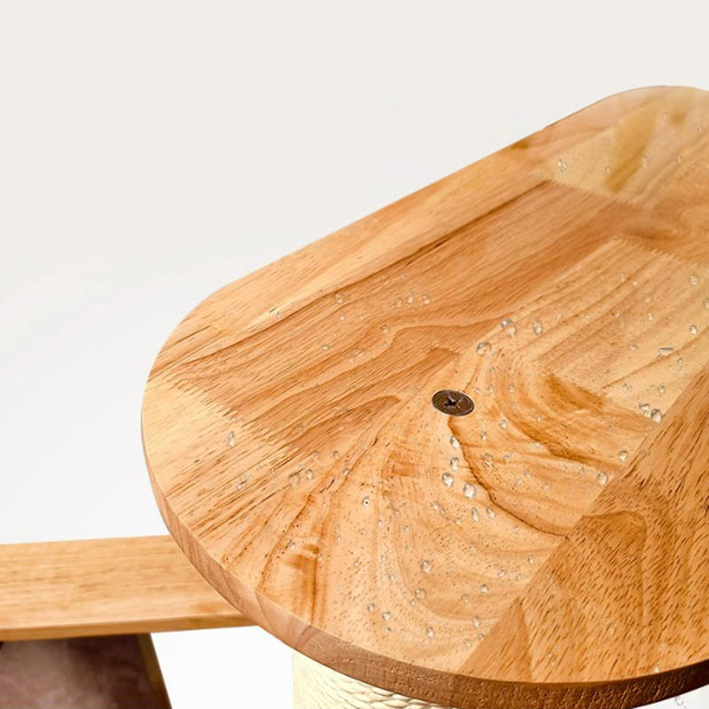 Gljiva oblik stana u kulu drveta penjačka okvir Čvrsto mačje stablo s ljestvicama Gljiva oblik stana u kulu drveta penjačka okvir Čvrsto mačje stablo s ljestvicama